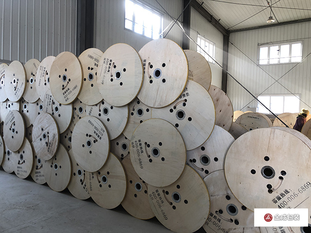 膠合(he)闆光纜(lan)盤4