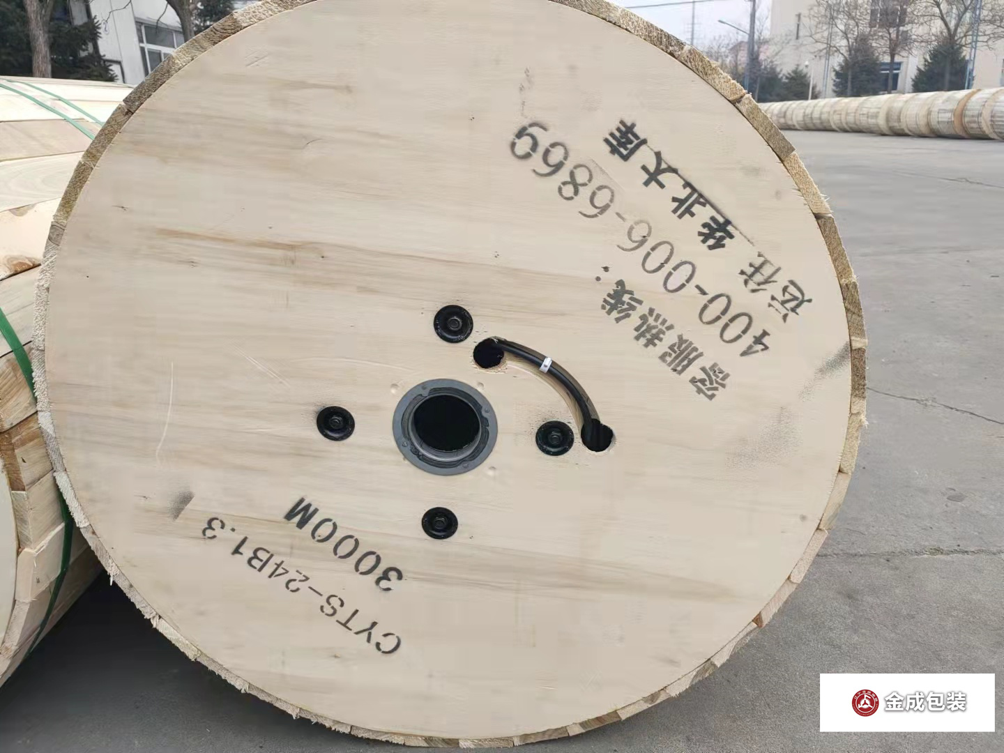 膠合(he)闆光纜(lan)盤6