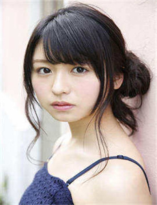 拥有两张脸的女人们