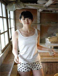 美女淋浴