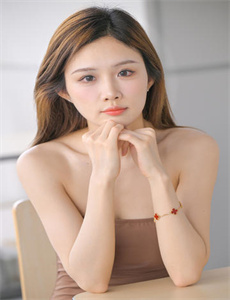 爱上女主播国语版